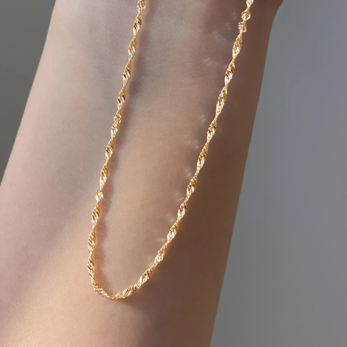 Colar Elegância Dourada