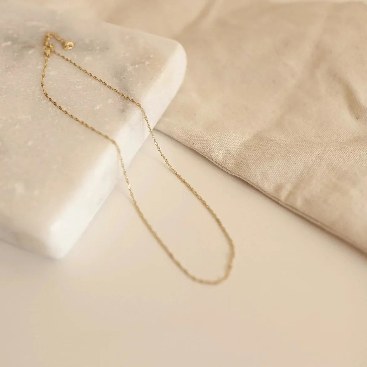 Colar Elegância Dourada
