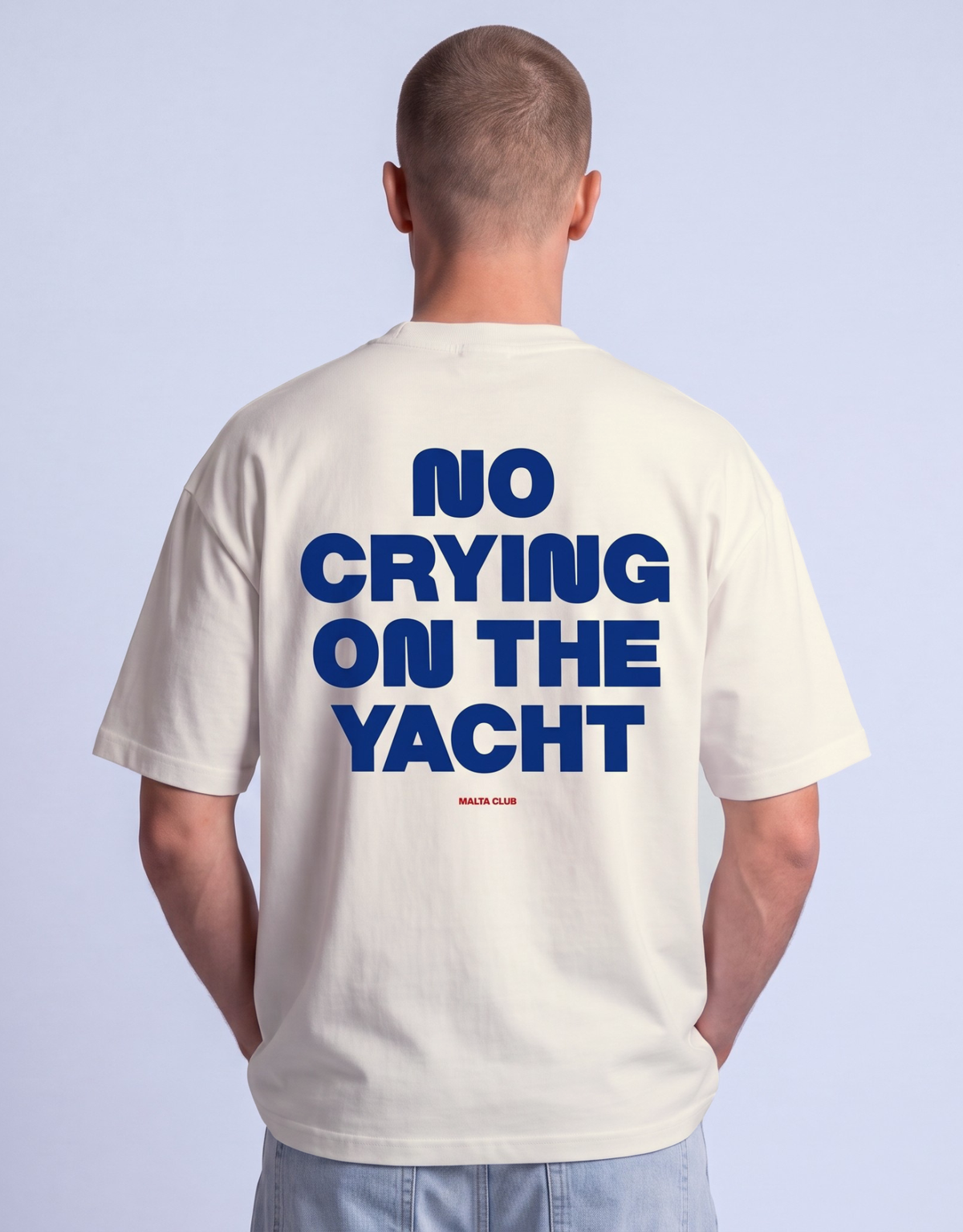 Camiseta oversized MALTA® No Crying on the Yacht off-white, costas com a frase “no crying on the yacht”