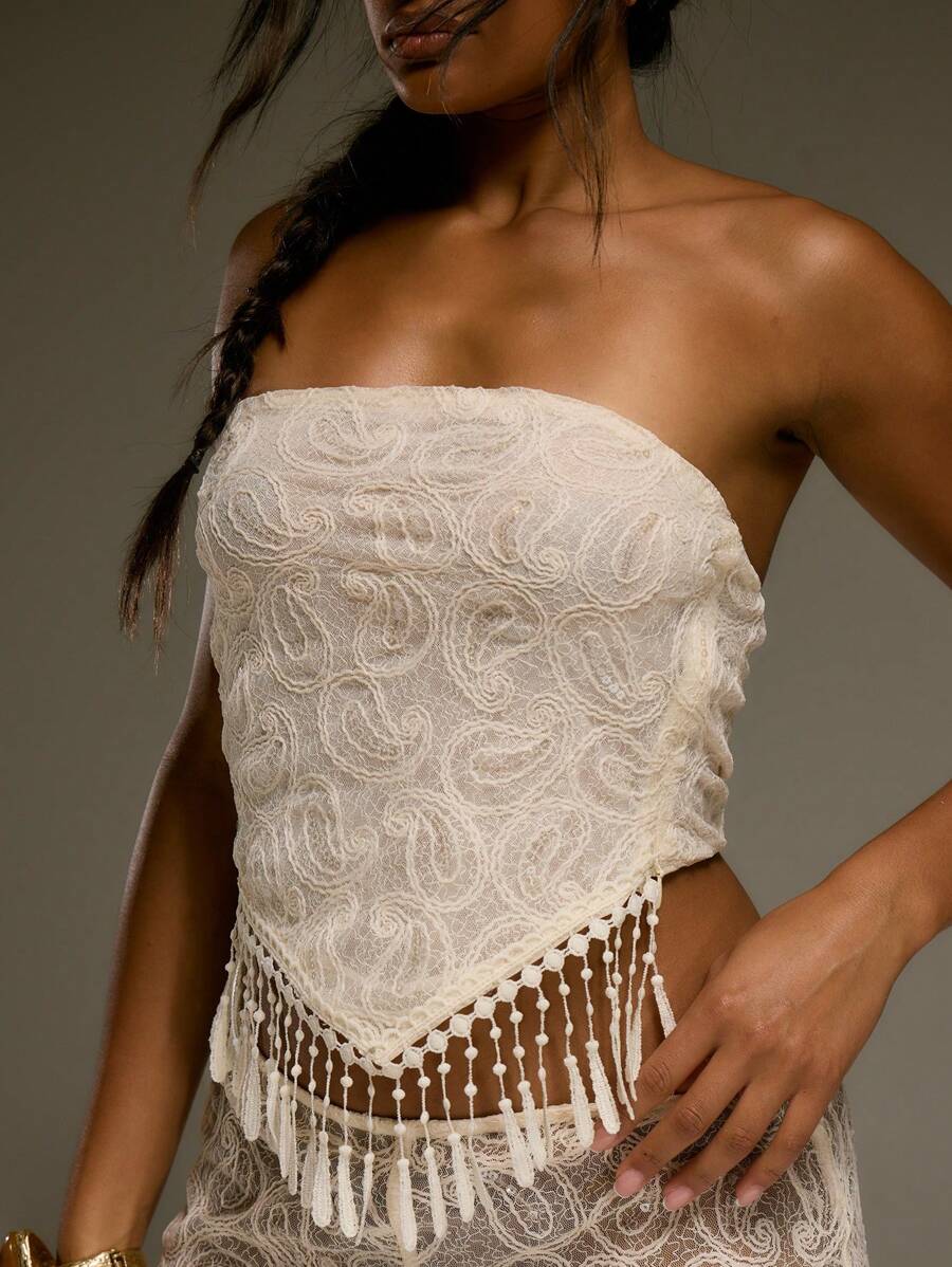 top cropped bandeau de renda com franjas bege