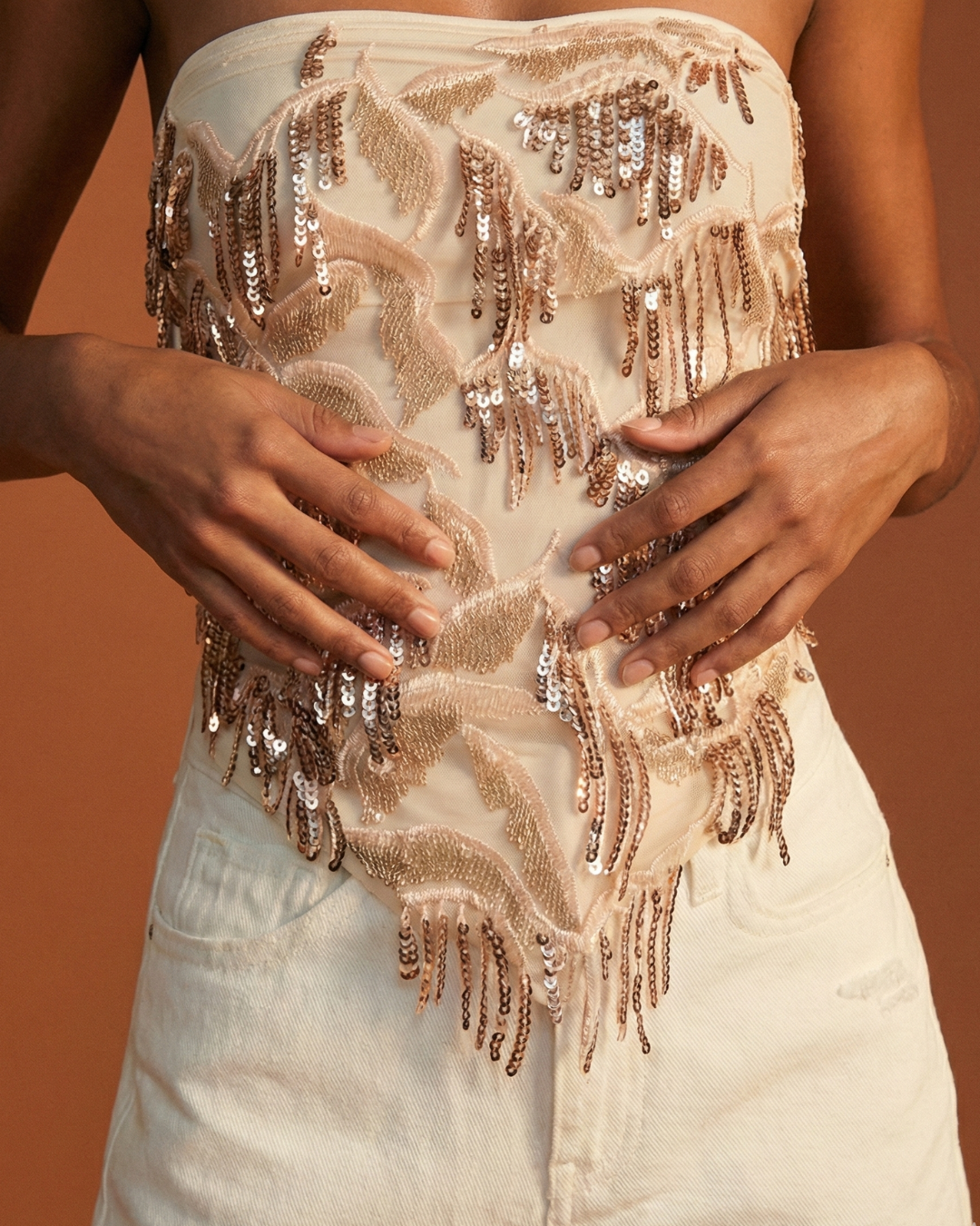 top lenço bordado lótus gold