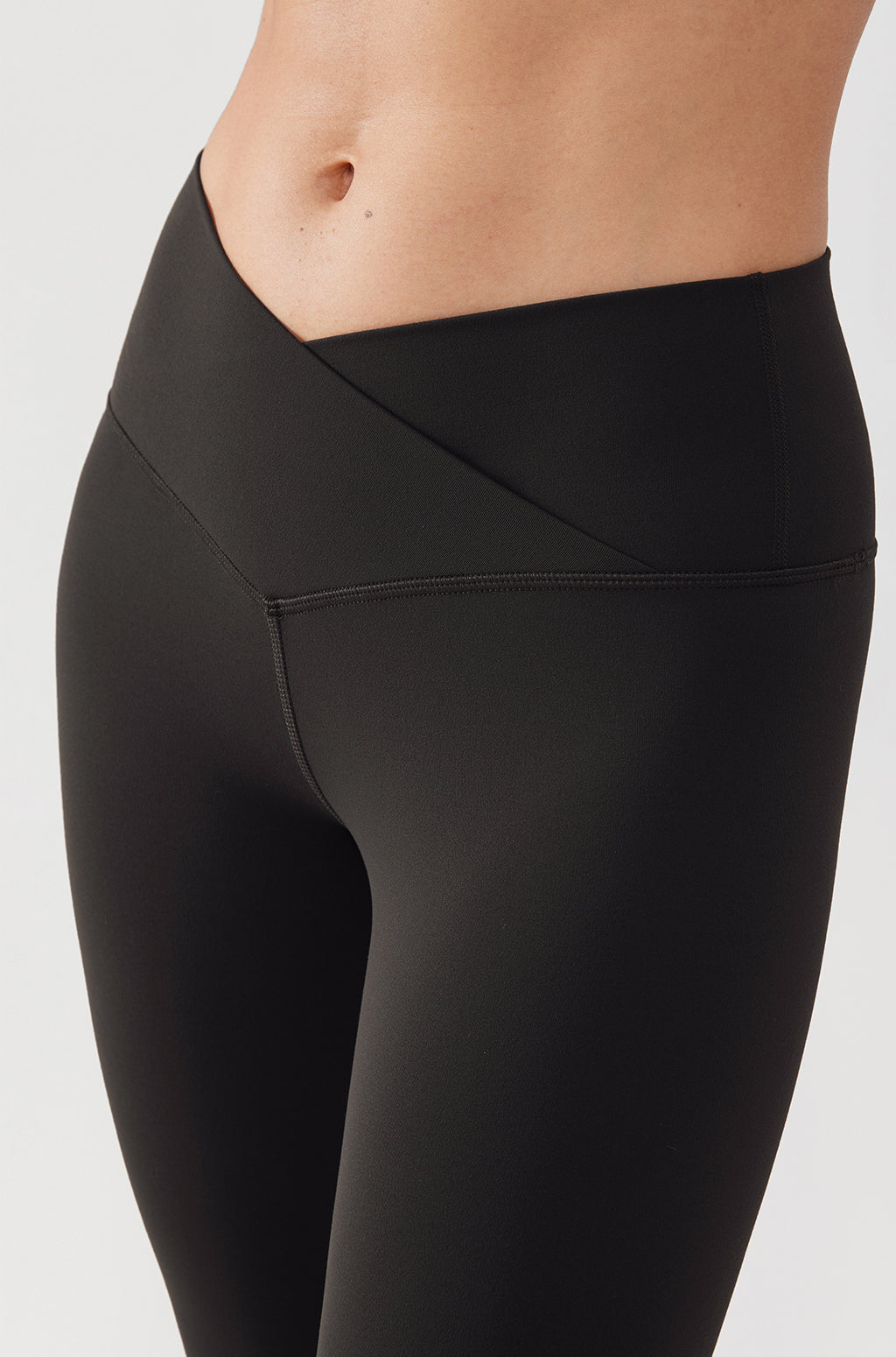 V Cross Waist Flare Leggings 31”