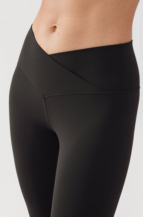 V Cross Waist Flare Leggings 31”