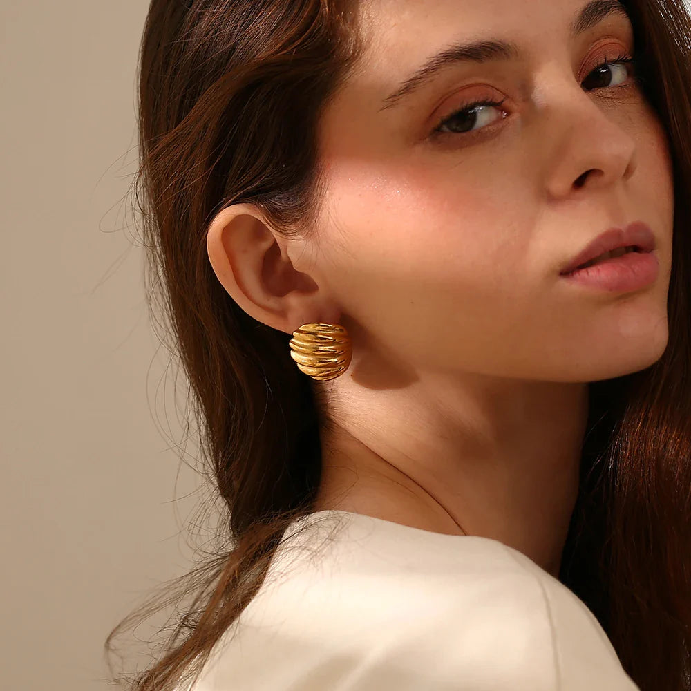 Brincos Elegância Ondulada