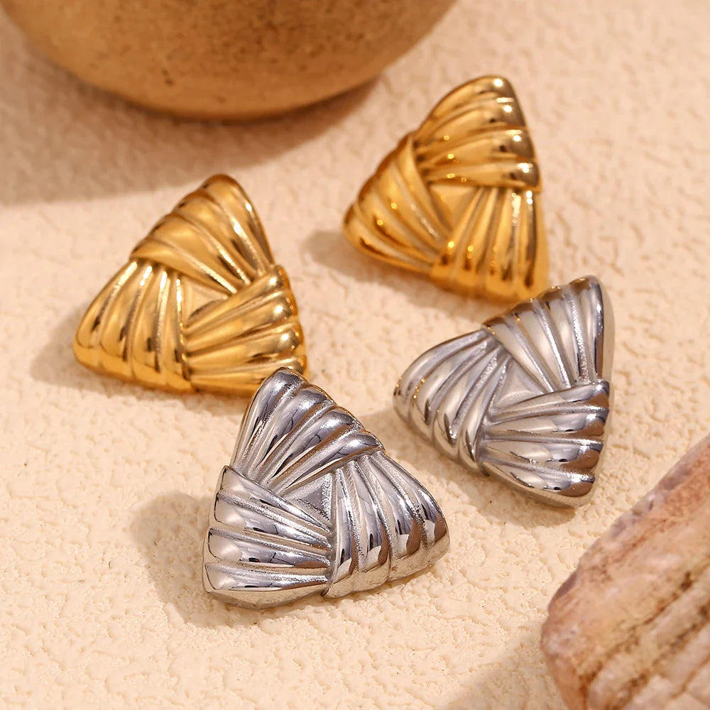 Brincos Triangulares Elegantes