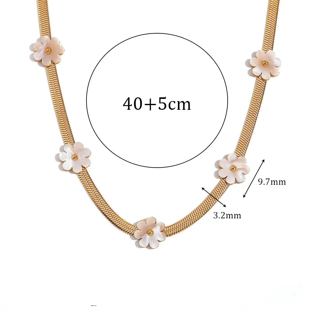 Colar Elegante Flores