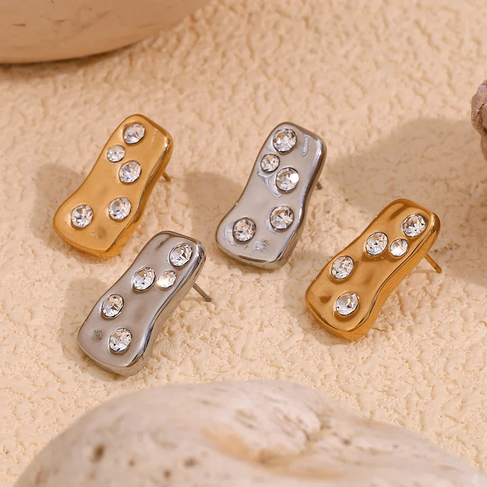 Brinco Irregular Strass