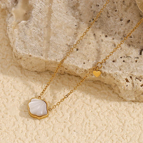 Colar Concha Dourado