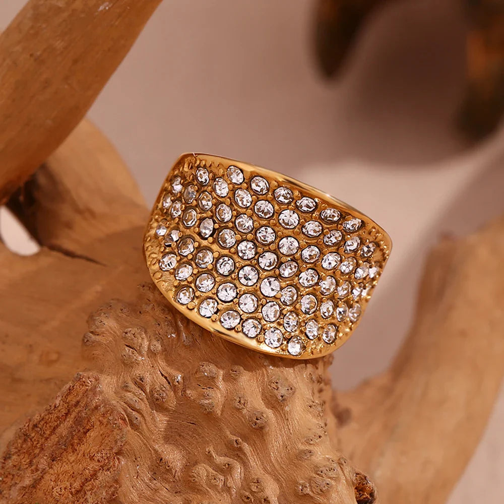 Anel Elegante Zircônias