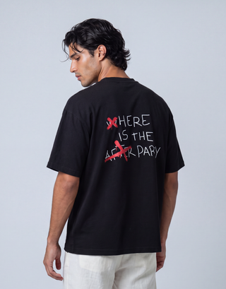 Camiseta oversized MALTA® After Party preta, costas com a frase “where is the after party”