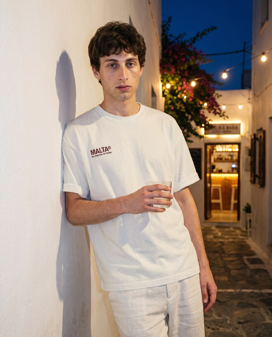 Camiseta oversized MALTA® crazy girlfriend às 23h: noite que não estava nos planos