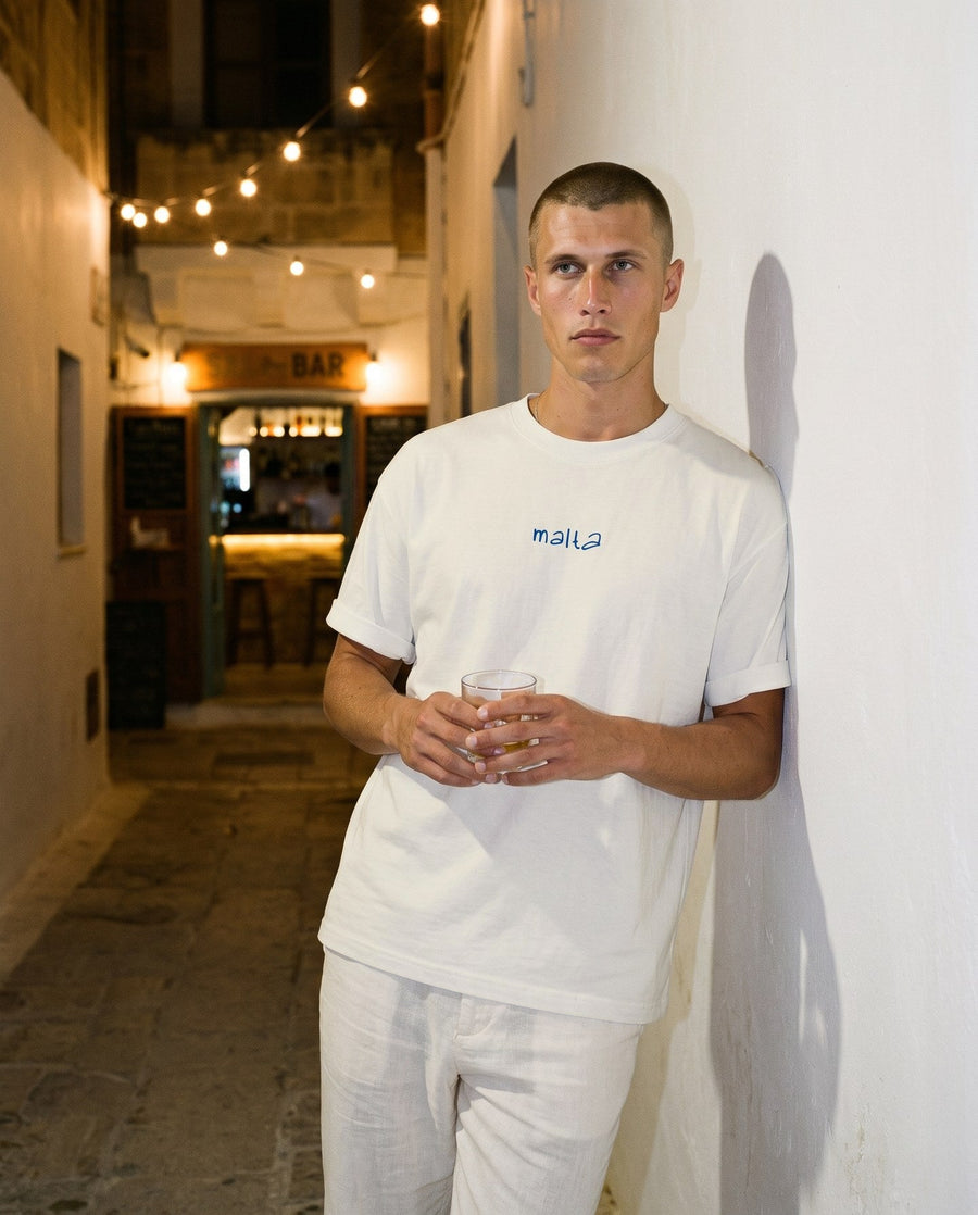 Camiseta oversized MALTA® have a break às 23h: noite que não estava nos planos