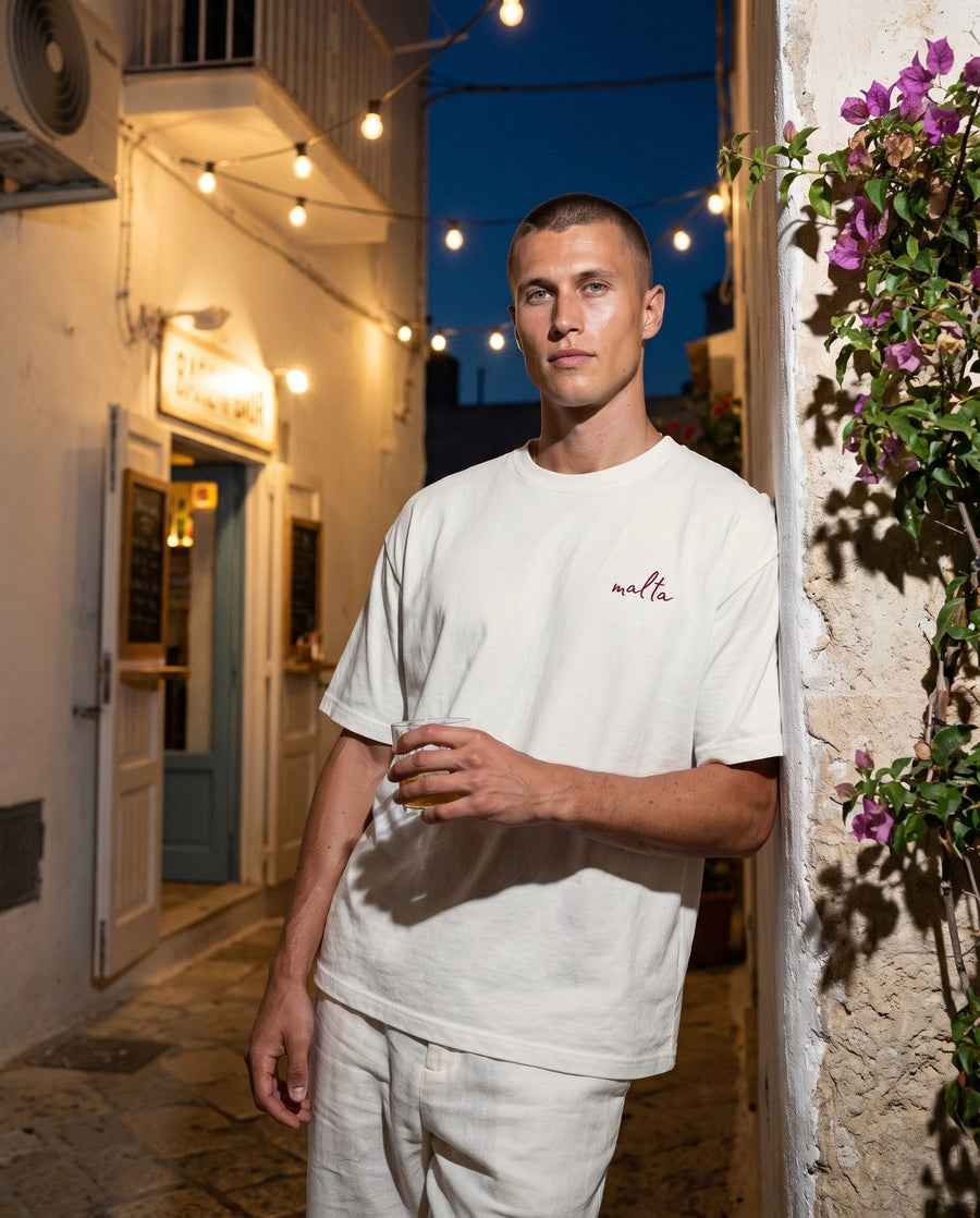 Camiseta oversized MALTA® no daddies money às 23h: noite que não estava nos planos